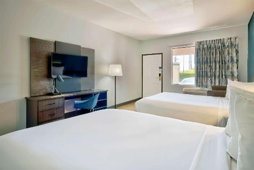 Baymont by Wyndham LAX/Lawndale - image 36