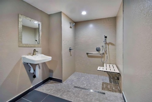 Baymont by Wyndham LAX/Lawndale - image 40