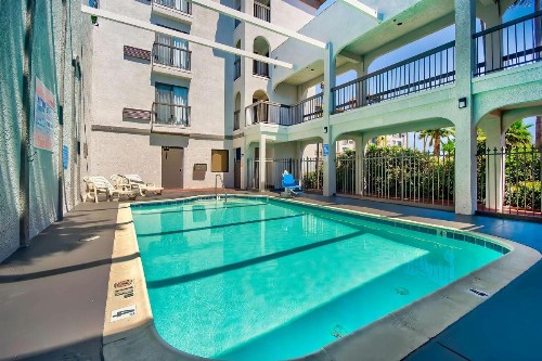 Baymont by Wyndham LAX/Lawndale - image 5