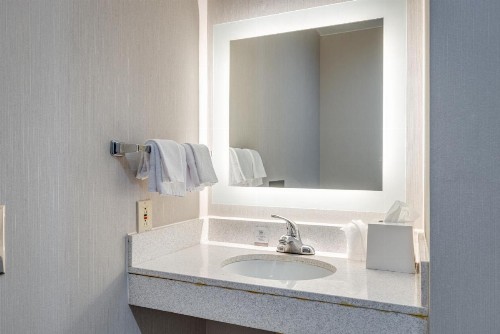 SpringHill Suites by Marriott Lawton - image 10