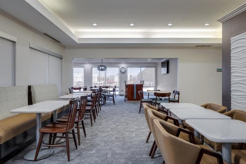 SpringHill Suites by Marriott Lawton - image 15