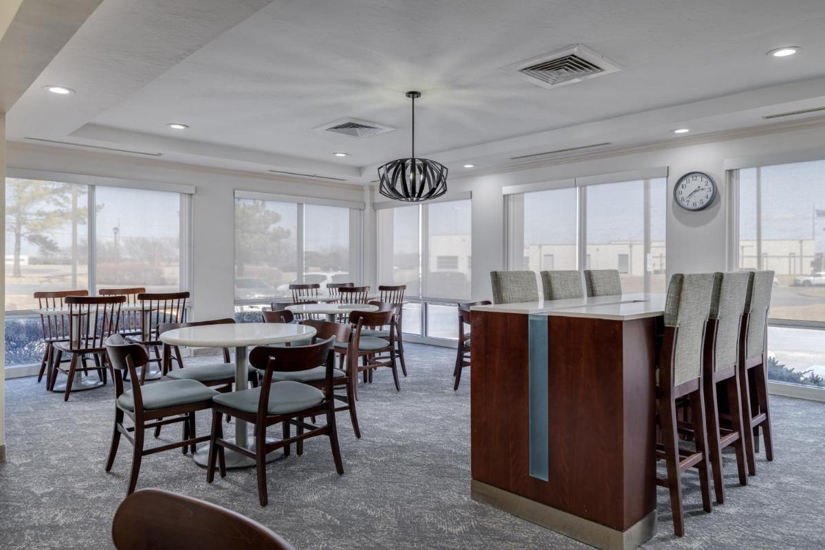 SpringHill Suites by Marriott Lawton - image 2