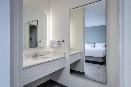 SpringHill Suites by Marriott Lawton - image 25