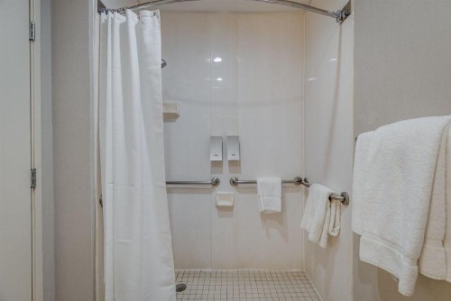 SpringHill Suites by Marriott Lawton - image 26