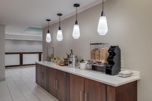 SpringHill Suites by Marriott Lawton - image 3