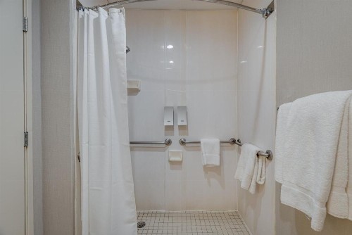 SpringHill Suites by Marriott Lawton - image 38