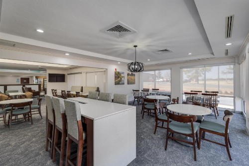 SpringHill Suites by Marriott Lawton - image 4