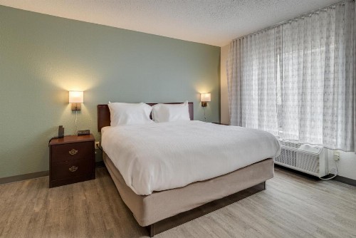SpringHill Suites by Marriott Lawton - image 43