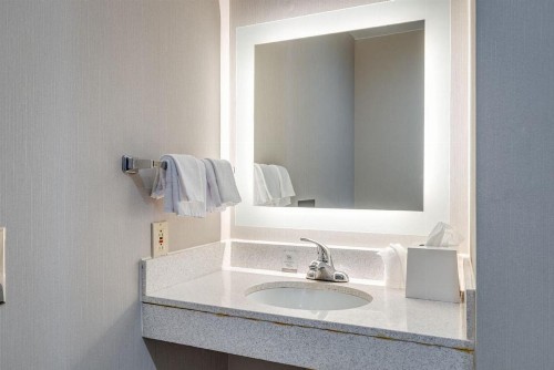 SpringHill Suites by Marriott Lawton - image 46