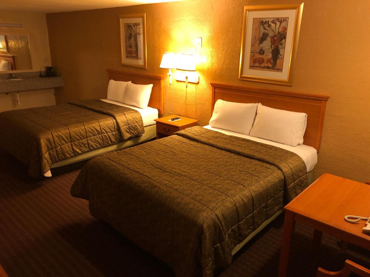 Deluxe Inn Lawton - image 6
