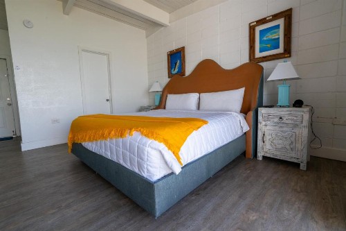 Edgewater Lodge - image 11