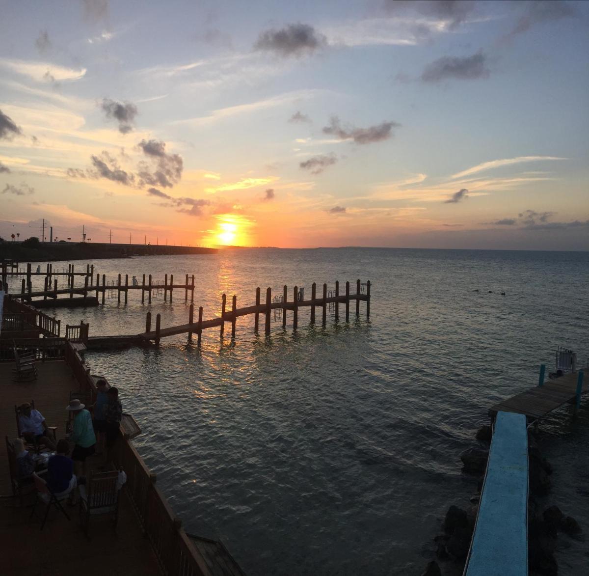 Edgewater Lodge - image 2
