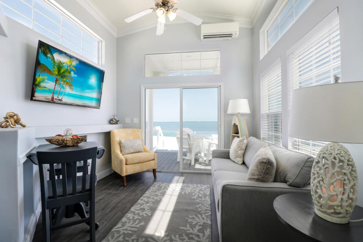 Fiesta Key RV Resort Waterfront Cottage 33 - image 3