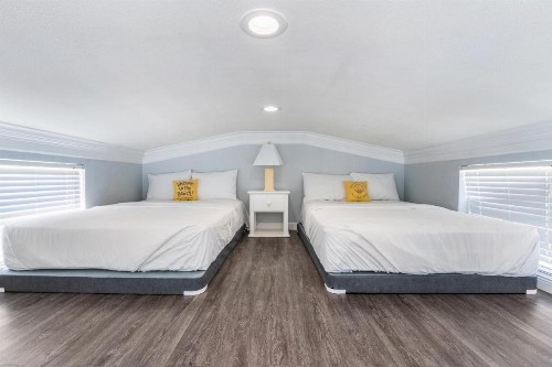 Fiesta Key RV Resort Waterfront Cottage 33 - image 7