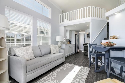 Fiesta Key RV Resort Waterfront Cottage 33 - image 8