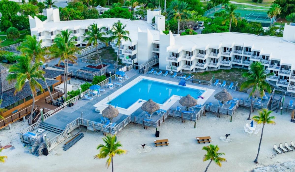 Caloosa Cove Resort & Marina - image 3
