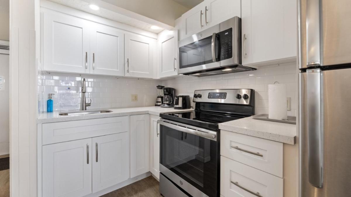 Caloosa Cove Resort & Marina - image 4
