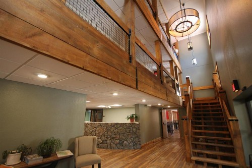 Blackstone Lodge and Suites - image 10
