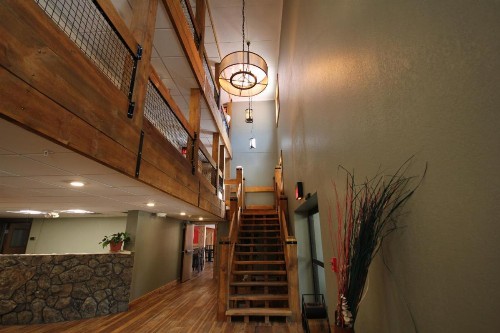 Blackstone Lodge and Suites - image 4