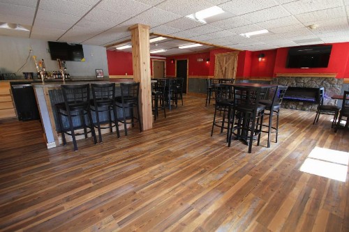 Blackstone Lodge and Suites - image 6