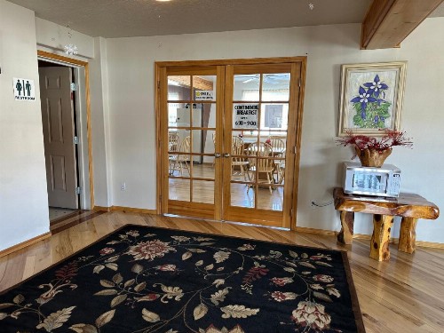Columbine Inn and Suites - image 10