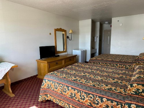 Columbine Inn and Suites - image 6