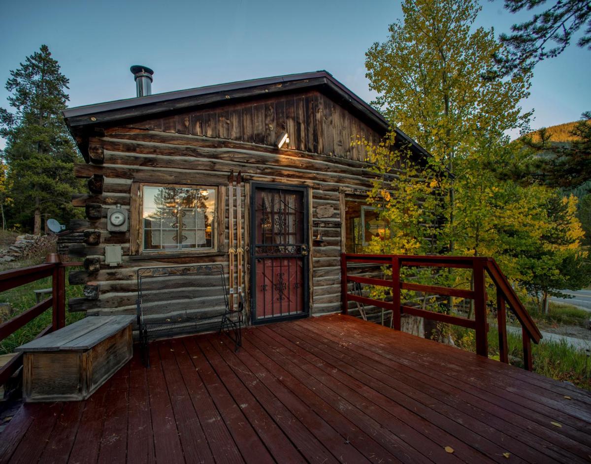 Luna's Cabin
