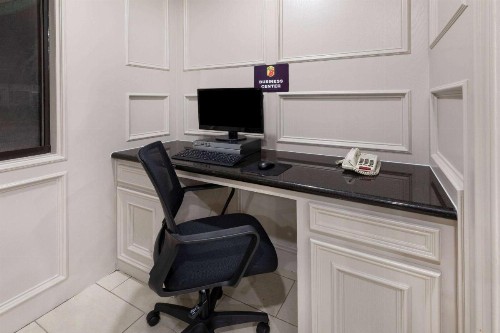 Scottish Inn and Suites League City - image 17