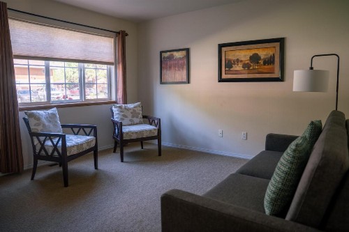Blue Elk Inn - image 18