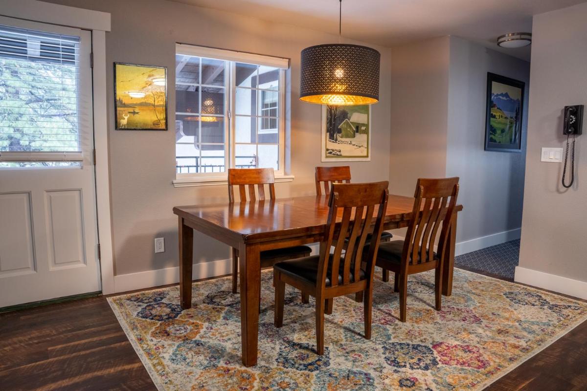Blue Elk Inn - image 4