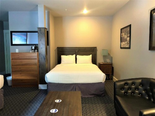 Blue Elk Inn - image 41