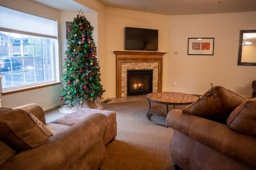 Blue Elk Inn - image 49