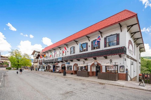 Bavarian Ritz Hotel - image 40