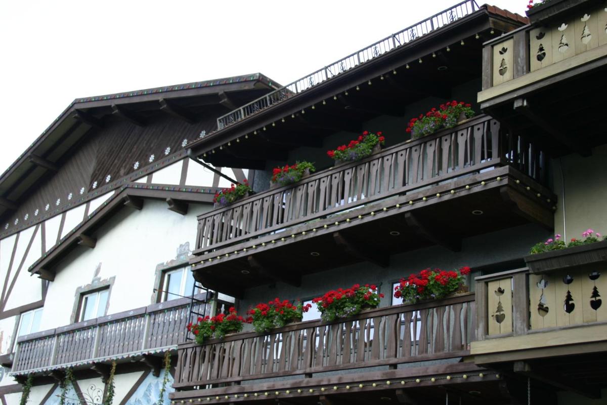Der Sportsmann Suites - image 2