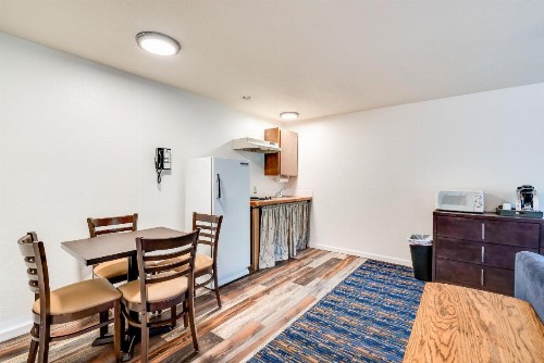 Alpine Rivers Inn - image 33