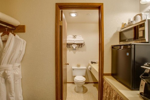 Alpine Rivers Inn - image 39