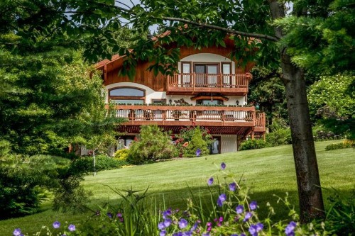 Fox Den Bed & Breakfast