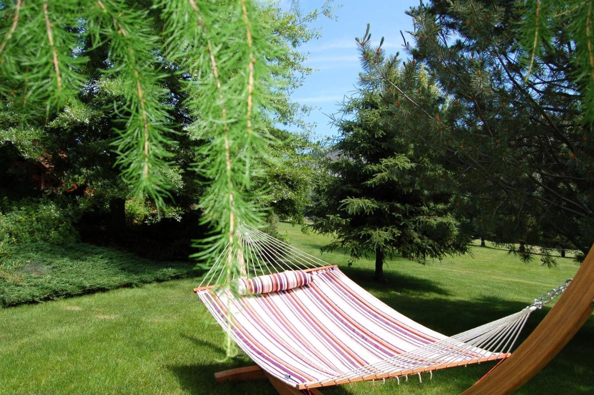 Fox Den Bed & Breakfast - image 4