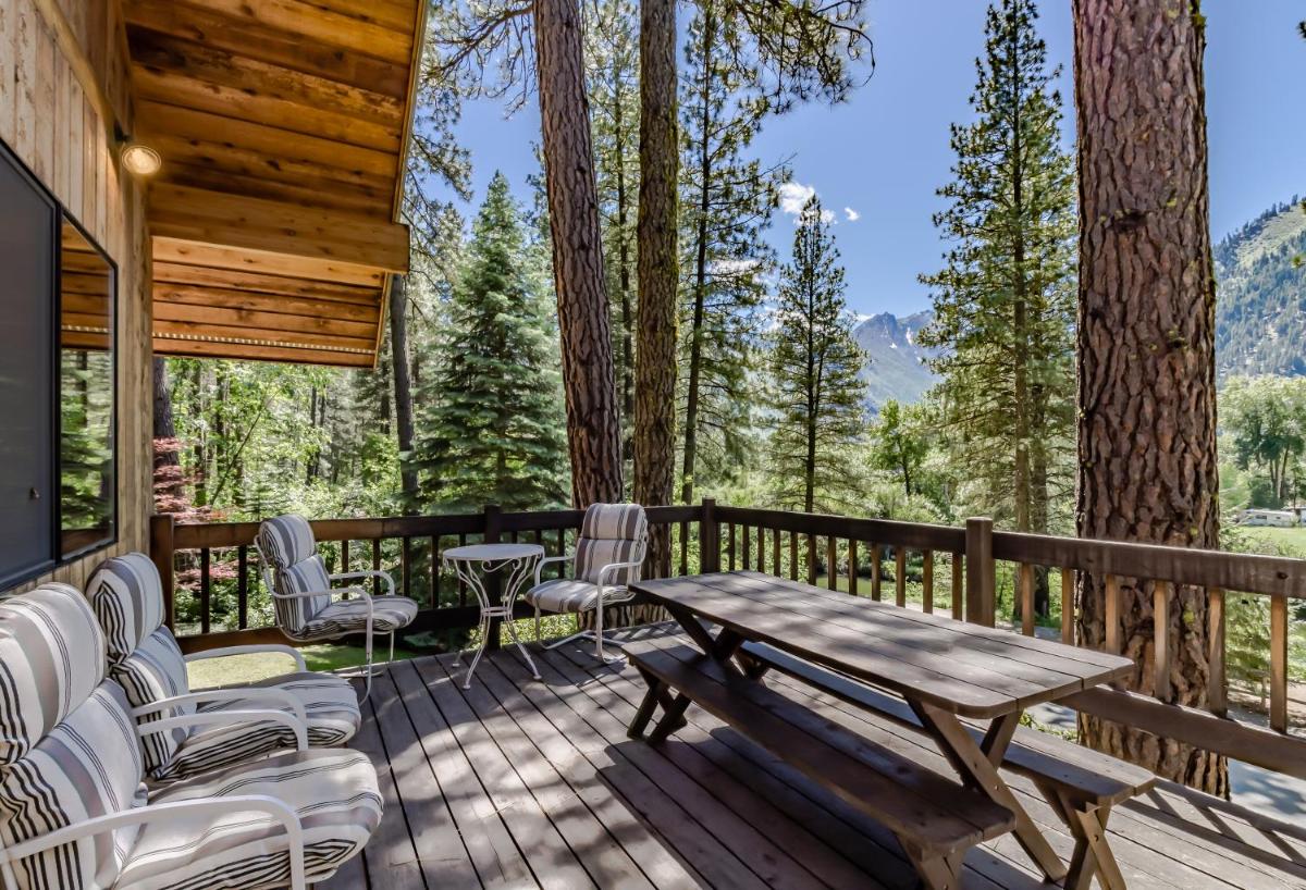 Buddington Haus - main image