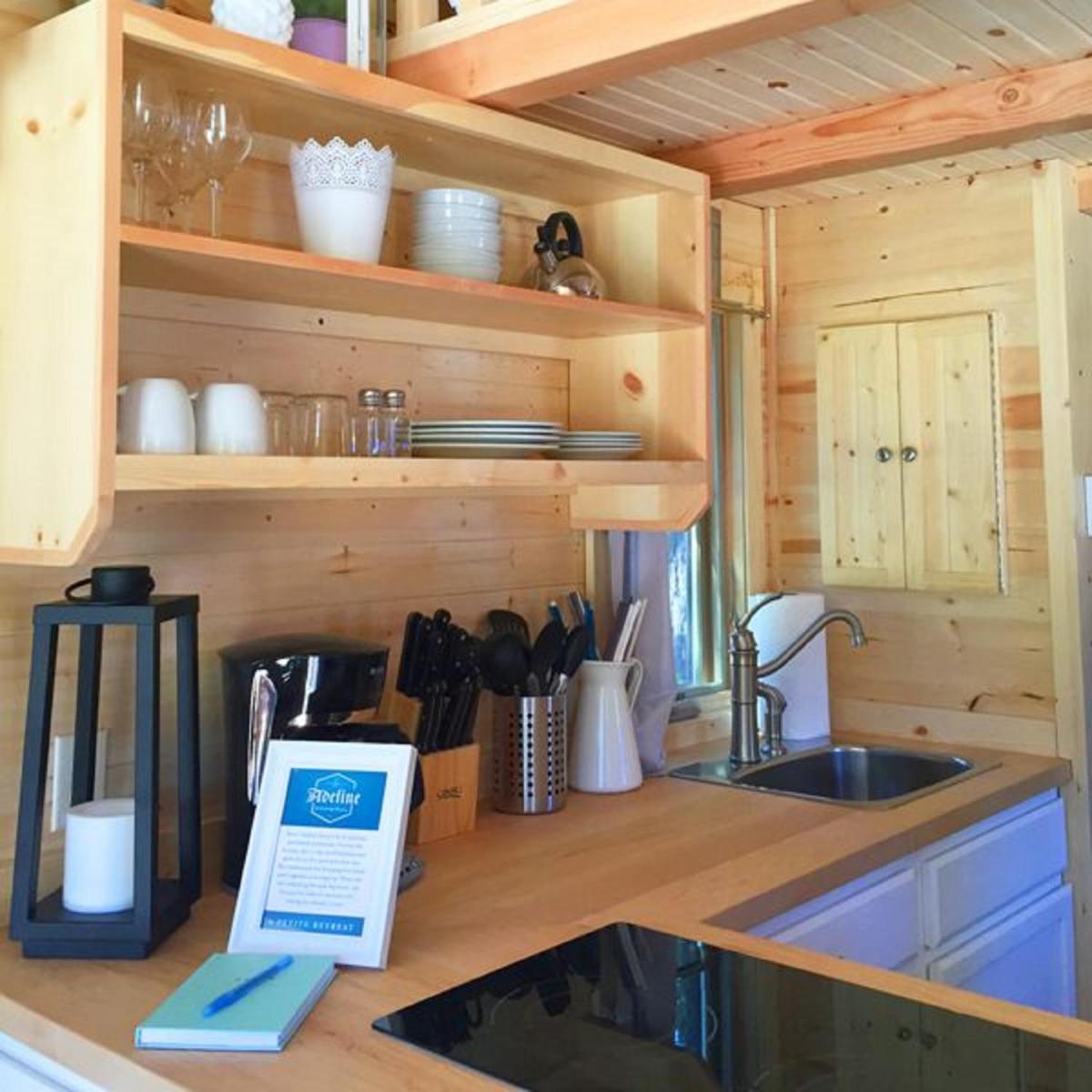 Leavenworth Camping Resort Tiny House Adeline - image 5