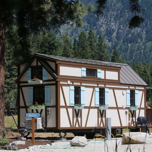 Leavenworth Camping Resort Tiny House Belle - image 2