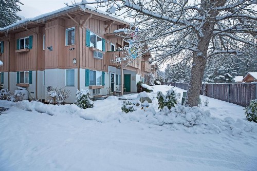 Grizzly Hideaway - image 10