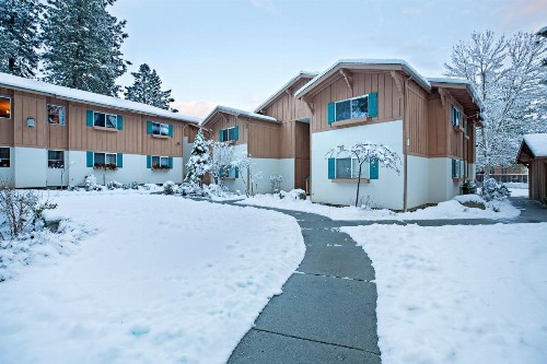 Grizzly Hideaway - image 11