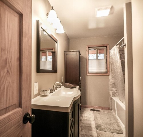 Tivoli Chalet - image 9