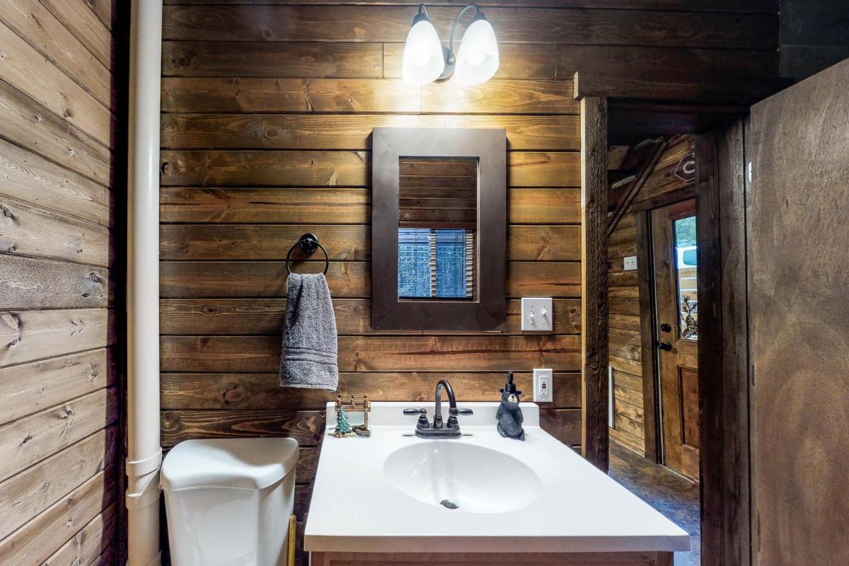 Copper Top Chalet - image 2