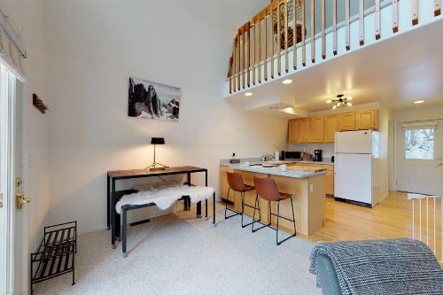 Icicle Road Haus - image 7