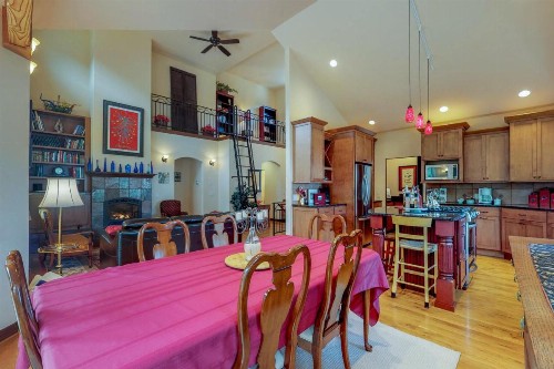 4 Bed 4 Bath Vacation home in Leavenworth - image 10