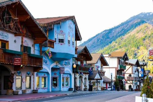 4 Bed 4 Bath Vacation home in Leavenworth - image 8