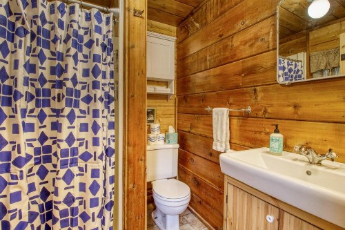 Sweet Retreat Cabin - image 12
