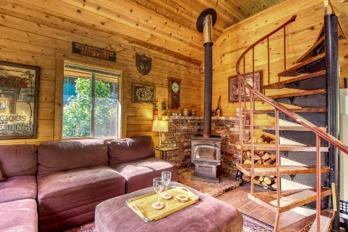 Sweet Retreat Cabin - image 6